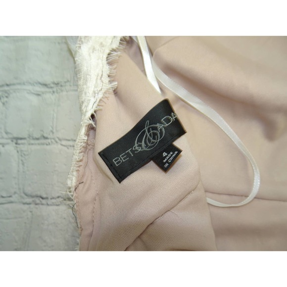 Betsy & Adam Peplum All Over Lace w/ Open Back Dress, Cream, 4 NWT - Picture 6 of 11